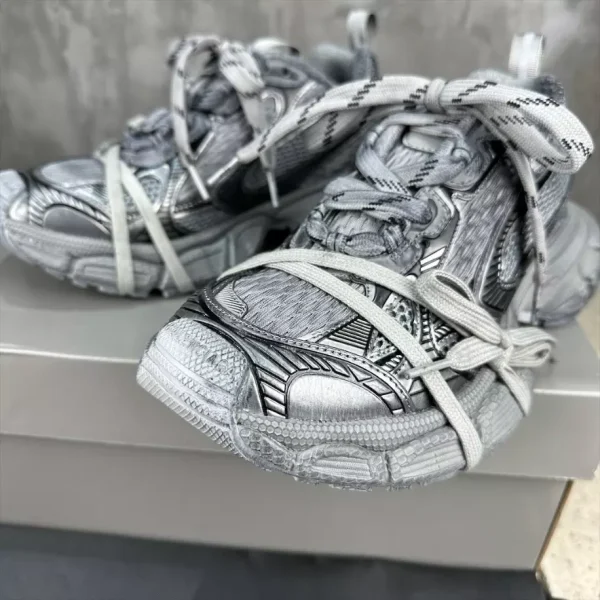 BALENCIAGA MEN’S 3XL SNEAKER IN GREY – BB152 - Image 4