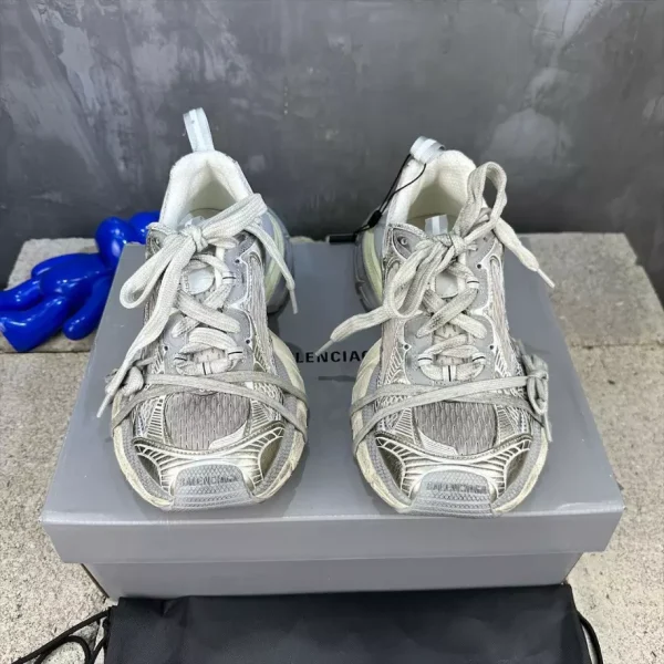BALENCIAGA MEN’S 3XL SNEAKER IN OFF WHITE – BB124 - Image 4