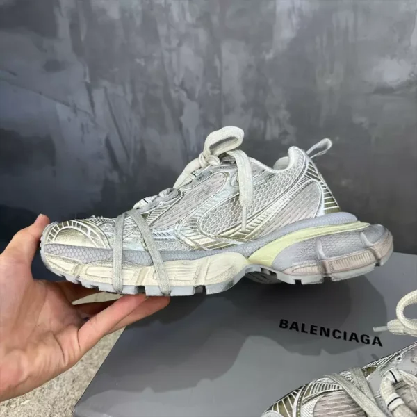 BALENCIAGA MEN’S 3XL SNEAKER IN OFF WHITE – BB124 - Image 3