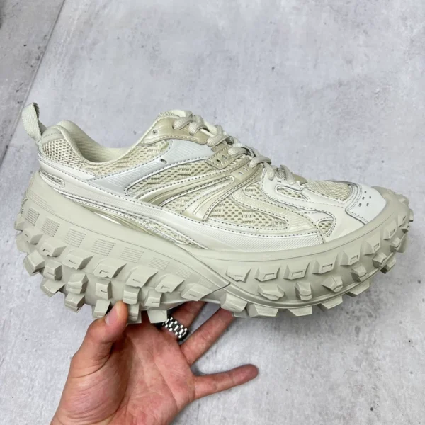 BALENCIAGA MEN’S BOUNCER SNEAKER IN BEIGE – BB150 - Image 2