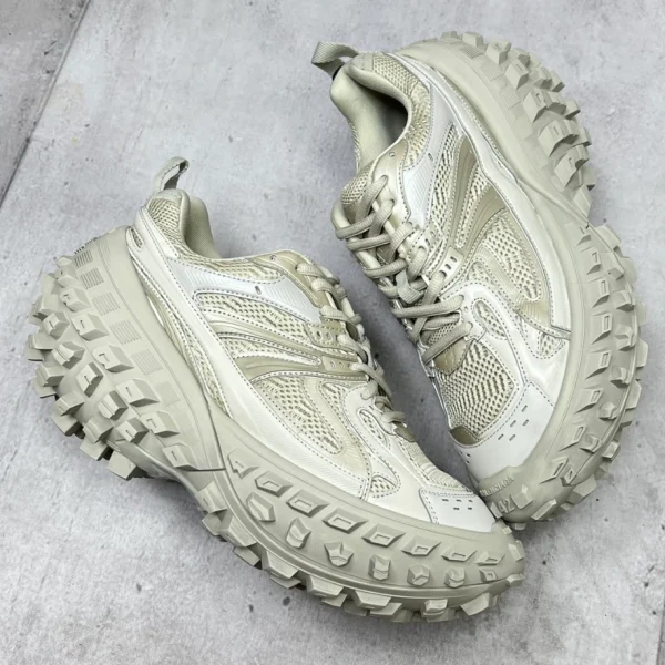 BALENCIAGA MEN’S BOUNCER SNEAKER IN BEIGE – BB150 - Image 6