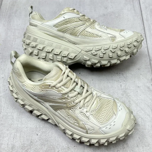 BALENCIAGA MEN’S BOUNCER SNEAKER IN BEIGE – BB150 - Image 8