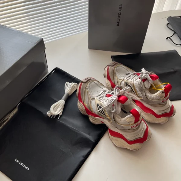 BALENCIAGA MEN’S CARGO SNEAKER IN BEIGE/GREY/RED – BB204 - Image 4