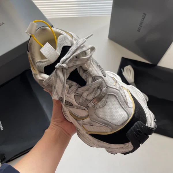BALENCIAGA MEN’S CARGO SNEAKER IN WHITE/GREY – BB206 - Image 3