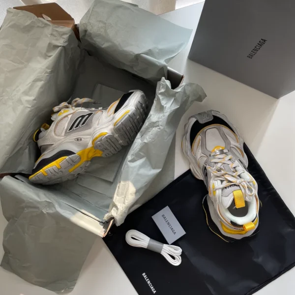 BALENCIAGA MEN’S CARGO SNEAKER IN WHITE/YELOW – BB208 - Image 3