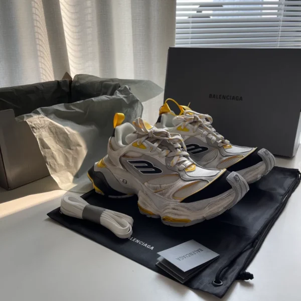 BALENCIAGA MEN’S CARGO SNEAKER IN WHITE/YELOW – BB208 - Image 4