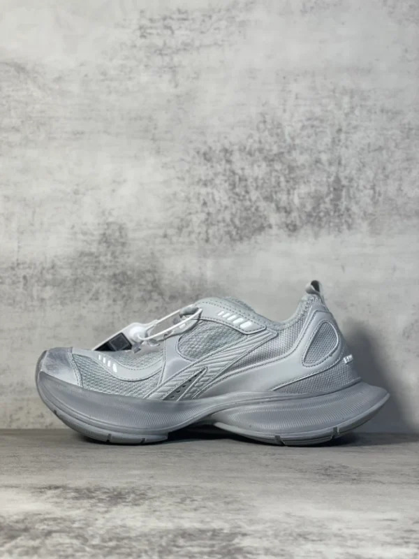 BALENCIAGA MEN’S CIRCUIT SNEAKER IN LIGHT GREY – BB225 - Image 3