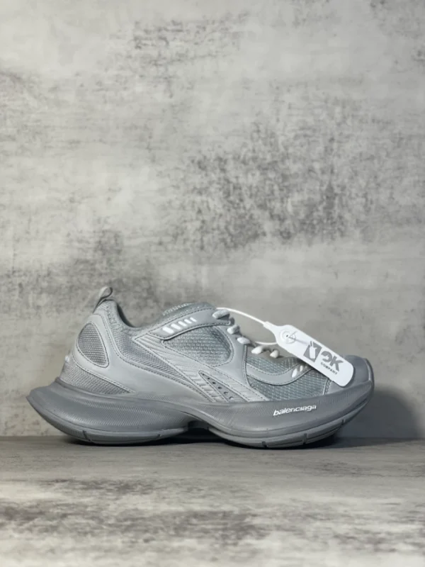 BALENCIAGA MEN’S CIRCUIT SNEAKER IN LIGHT GREY – BB225 - Image 2