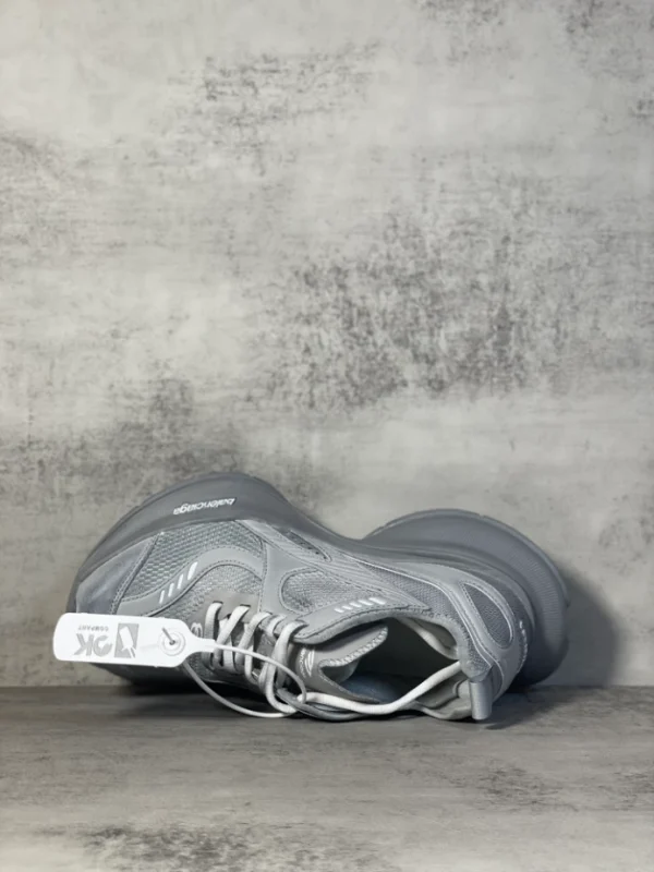 BALENCIAGA MEN’S CIRCUIT SNEAKER IN LIGHT GREY – BB225 - Image 7