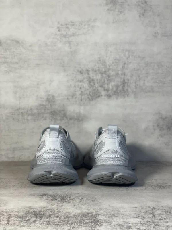 BALENCIAGA MEN’S CIRCUIT SNEAKER IN LIGHT GREY – BB225 - Image 9