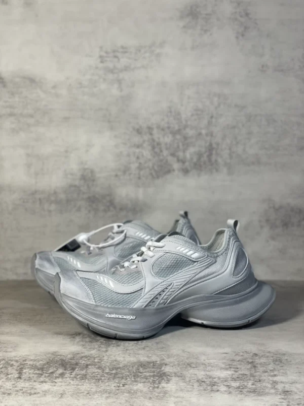BALENCIAGA MEN’S CIRCUIT SNEAKER IN LIGHT GREY – BB225 - Image 10