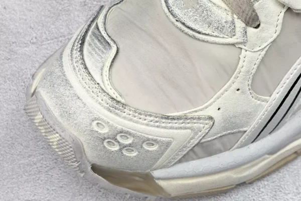 BALENCIAGA MEN’S RUNNER SNEAKER IN BEIGE – BB228 - Image 4