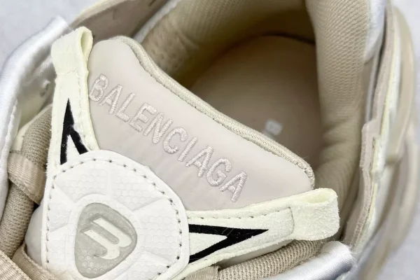 BALENCIAGA MEN’S RUNNER SNEAKER IN BEIGE – BB228 - Image 7