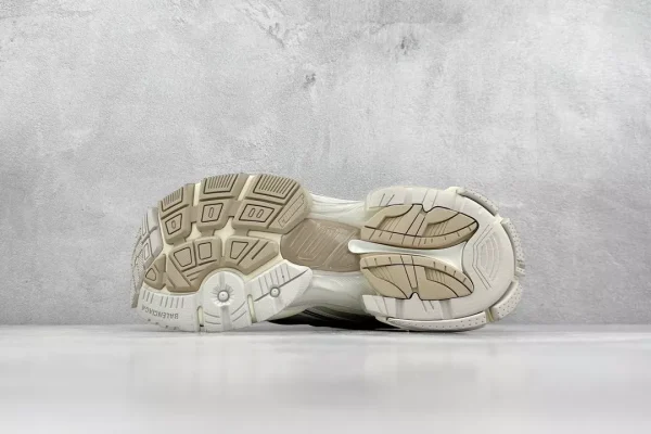 BALENCIAGA MEN’S RUNNER SNEAKER IN BEIGE – BB228 - Image 8