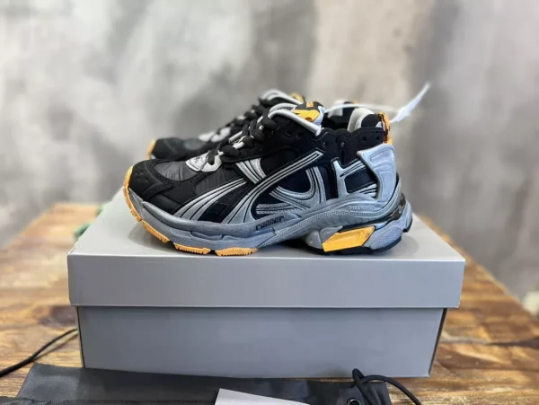 BALENCIAGA MEN’S RUNNER SNEAKER IN BLACK/GREY/NEON ORANGE – BB189 - Image 2
