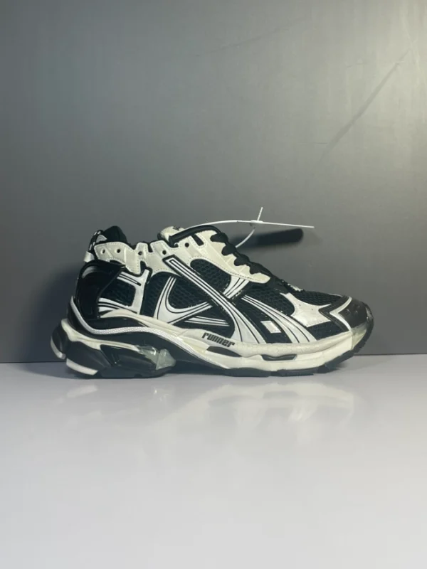 BALENCIAGA MEN’S RUNNER SNEAKER IN WHITE – BB226 - Image 8