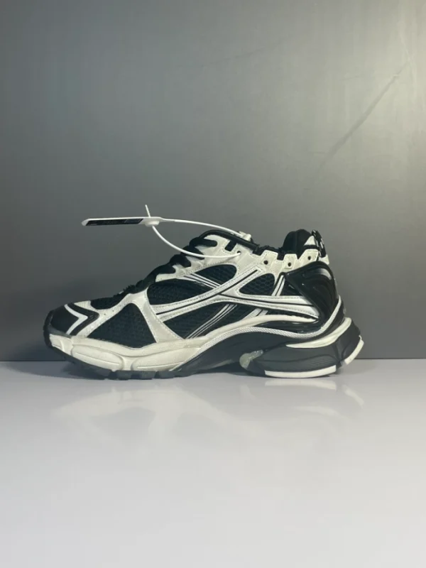 BALENCIAGA MEN’S RUNNER SNEAKER IN WHITE – BB226 - Image 9