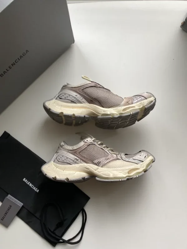 BALENCIAGA MEN’S STAPLER SNEAKER IN BEIGE/GREY – BB221 - Image 6