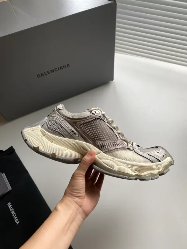 BALENCIAGA MEN’S STAPLER SNEAKER IN BEIGE/GREY – BB221 - Image 7