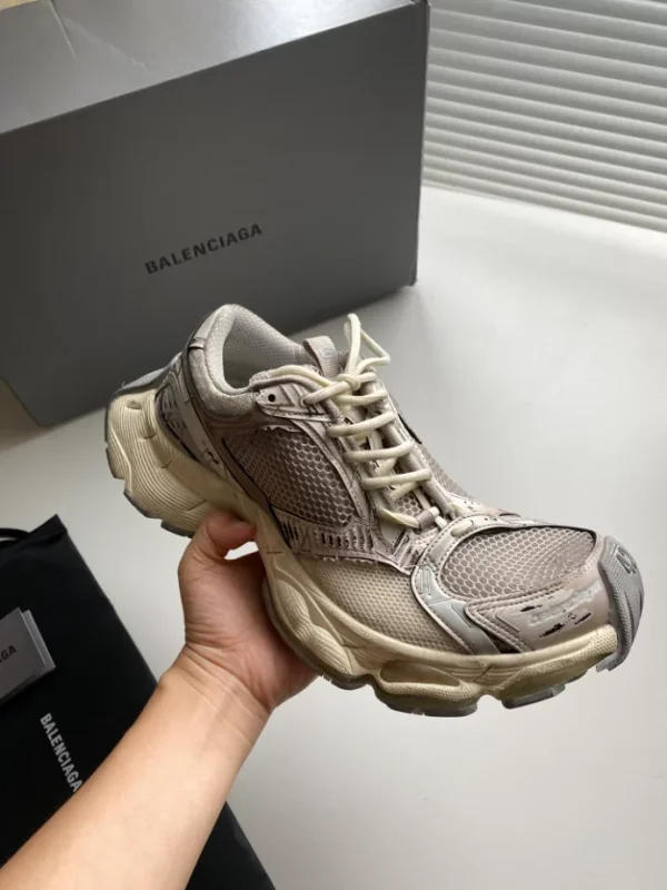 BALENCIAGA MEN’S STAPLER SNEAKER IN BEIGE/GREY – BB221 - Image 2