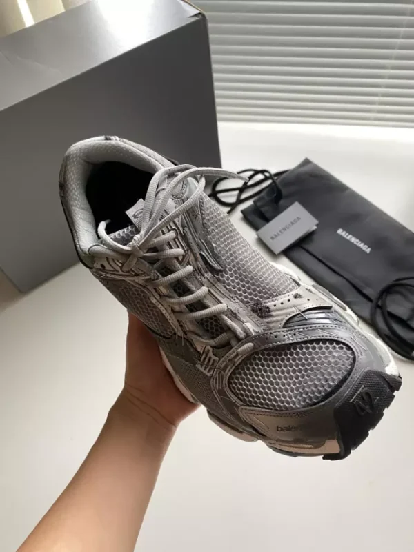 BALENCIAGA MEN’S STAPLER SNEAKER IN GREY – BB220 - Image 3