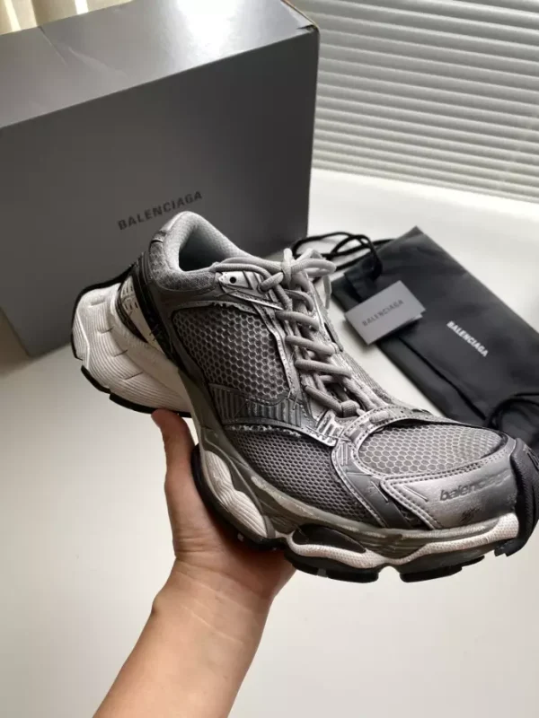 BALENCIAGA MEN’S STAPLER SNEAKER IN GREY – BB220 - Image 6