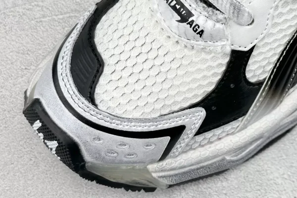 BALENCIAGA MEN’S RUNNER GRADIENT SNEAKER IN WHITE/BLACK – BB227 - Image 4
