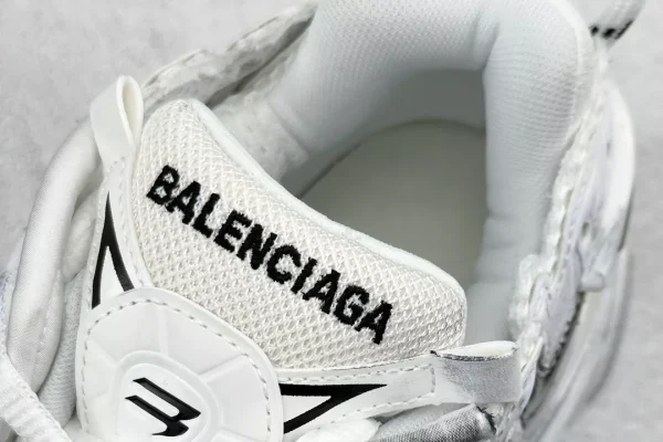 BALENCIAGA MEN’S RUNNER GRADIENT SNEAKER IN WHITE/BLACK – BB227 - Image 7