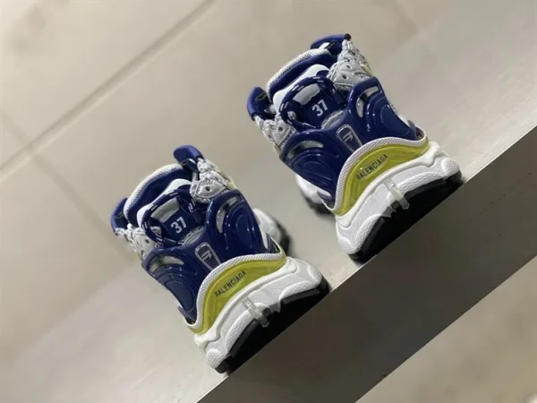 BALENCIAGA RUNNER SNEAKER – BB138 - Image 4