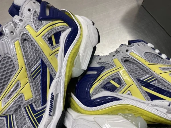 BALENCIAGA RUNNER SNEAKER – BB138 - Image 7