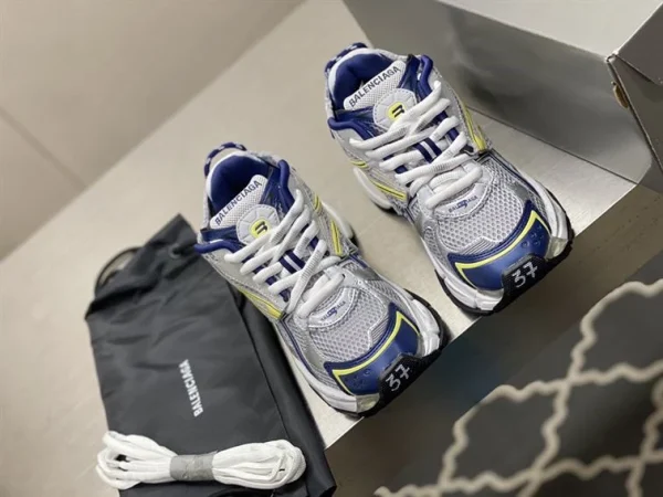 BALENCIAGA RUNNER SNEAKER – BB138 - Image 8