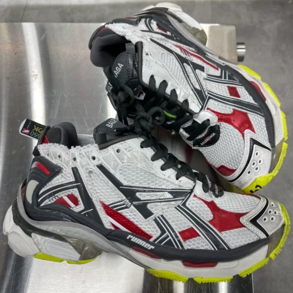 BALENCIAGA RUNNER SNEAKER – BB139 - Image 5