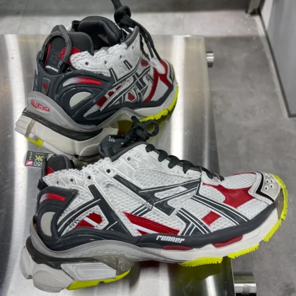 BALENCIAGA RUNNER SNEAKER – BB139 - Image 6