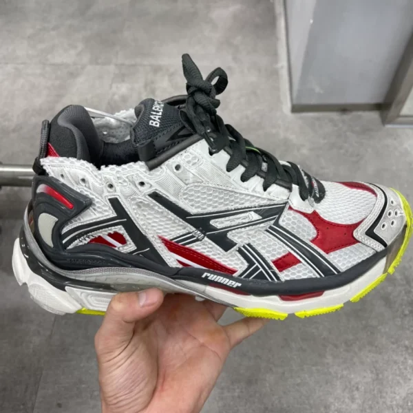 BALENCIAGA RUNNER SNEAKER – BB139 - Image 2