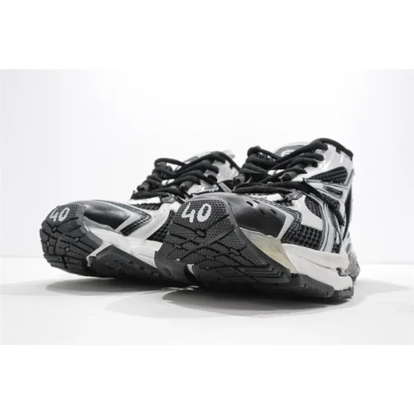 BALENCIAGA RUNNER SNEAKER – BB140 - Image 6