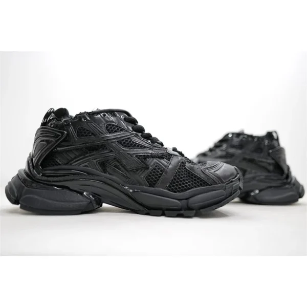 BALENCIAGA RUNNER SNEAKER IN BLACK – BB137 - Image 6