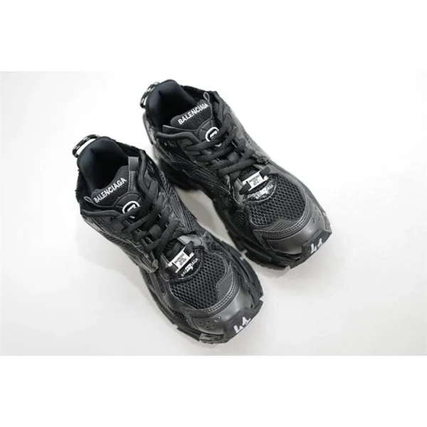 BALENCIAGA RUNNER SNEAKER IN BLACK – BB137 - Image 8
