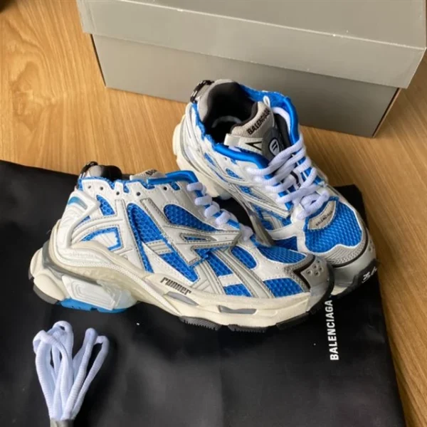BALENCIAGA RUNNER SNEAKER IN BLUE- BB133 - Image 2