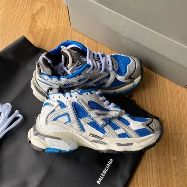 BALENCIAGA RUNNER SNEAKER IN BLUE- BB133 - Image 6