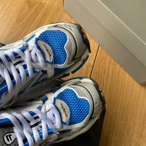 BALENCIAGA RUNNER SNEAKER IN BLUE- BB133 - Image 8