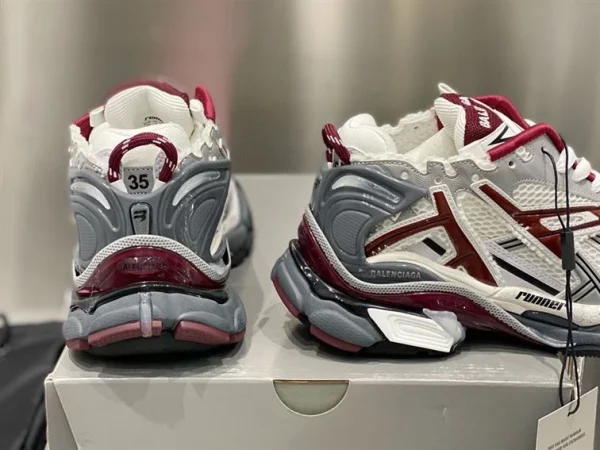 BALENCIAGA RUNNER SNEAKER IN BURGUNDY – BB132 - Image 4