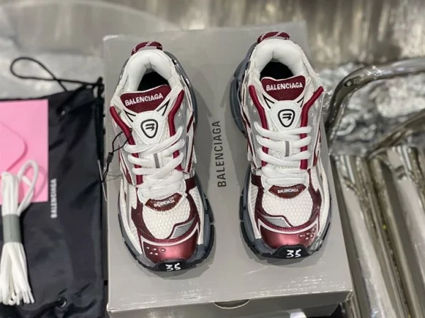BALENCIAGA RUNNER SNEAKER IN BURGUNDY – BB132 - Image 3