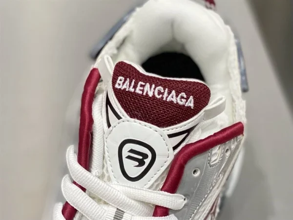 BALENCIAGA RUNNER SNEAKER IN BURGUNDY – BB132 - Image 6