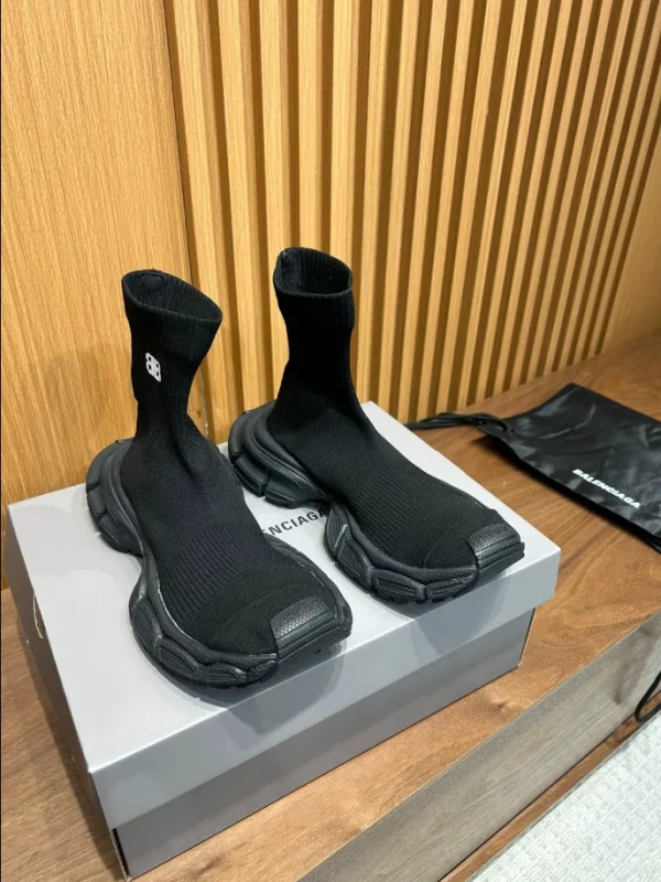 BALENCIAGA SPEED 3.0 SNEAKERS IN BLACK – BB169