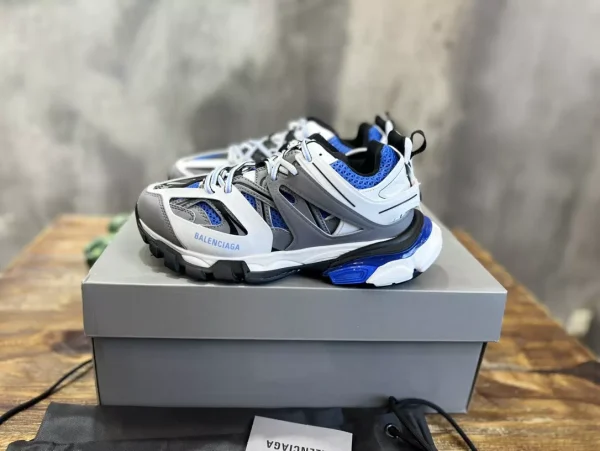 BALENCIAGA TRACK SNEAKERS – BB193 - Image 2