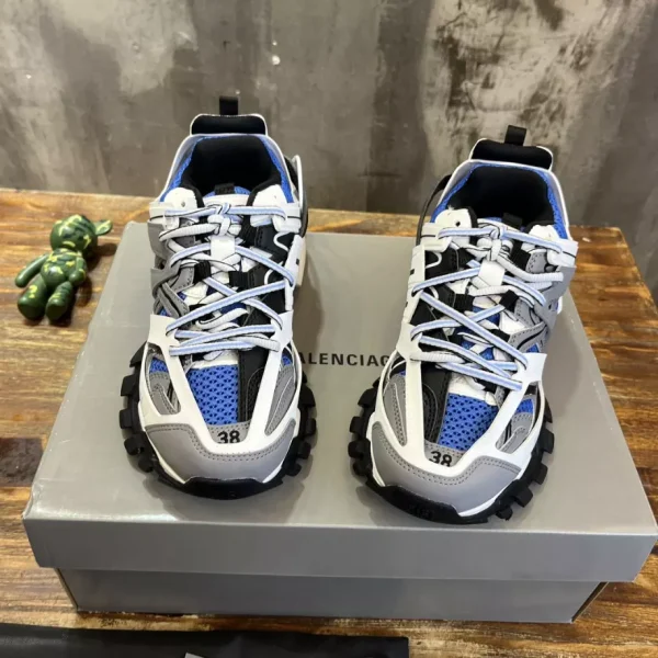 BALENCIAGA TRACK SNEAKERS – BB193 - Image 3