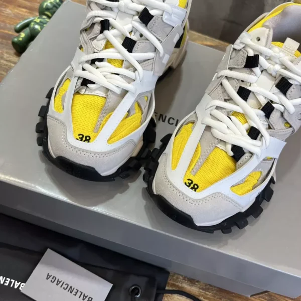 BALENCIAGA TRACK SNEAKERS – BB194 - Image 3