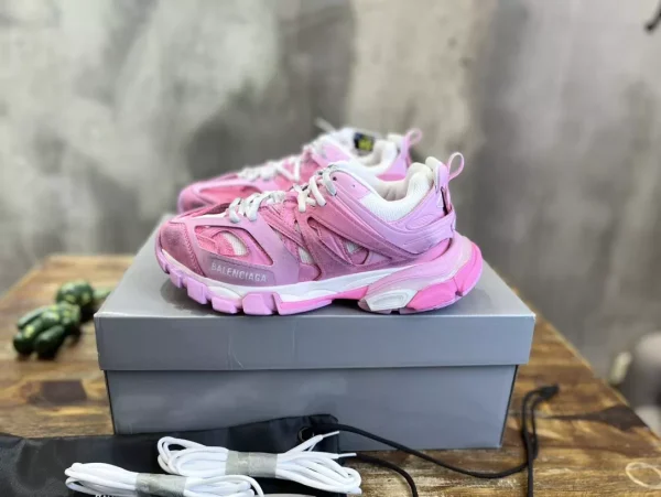 BALENCIAGA TRACK SNEAKERS – BB195 - Image 2