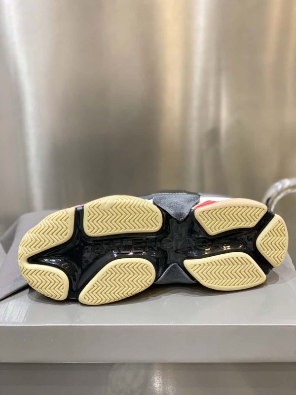 BALENCIAGA TRIPLE S TRAINERS – GG119 - Image 3