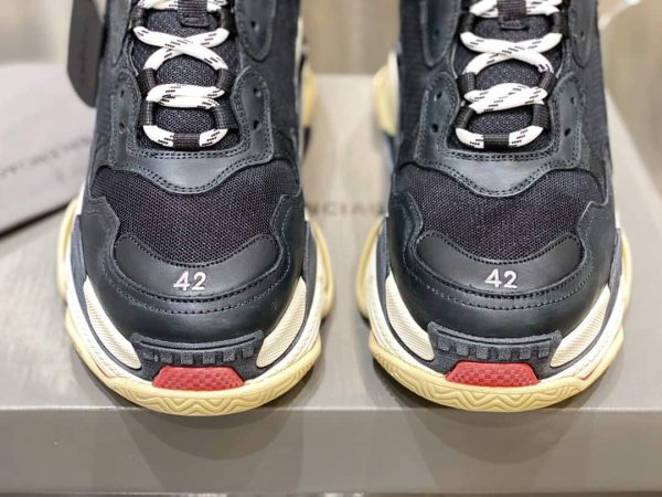 BALENCIAGA TRIPLE S TRAINERS – GG119 - Image 5